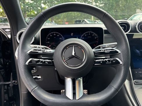 Used 2025 Mercedes-Benz GLC 300 4MATIC image 19