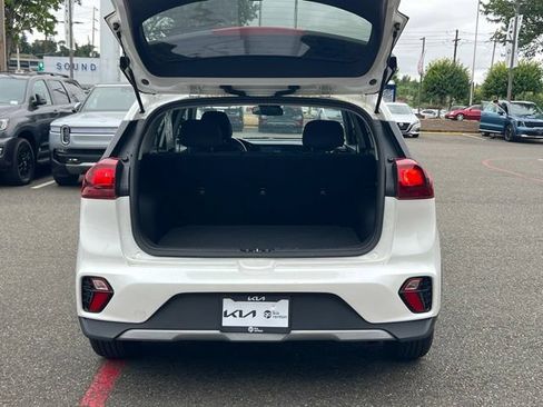 Used 2022 Kia Niro LXS w/ Digital Cluster Package FWD image 8