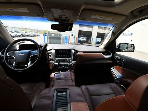 Used 2018 Chevrolet Suburban Premier AWD/4WD image 3