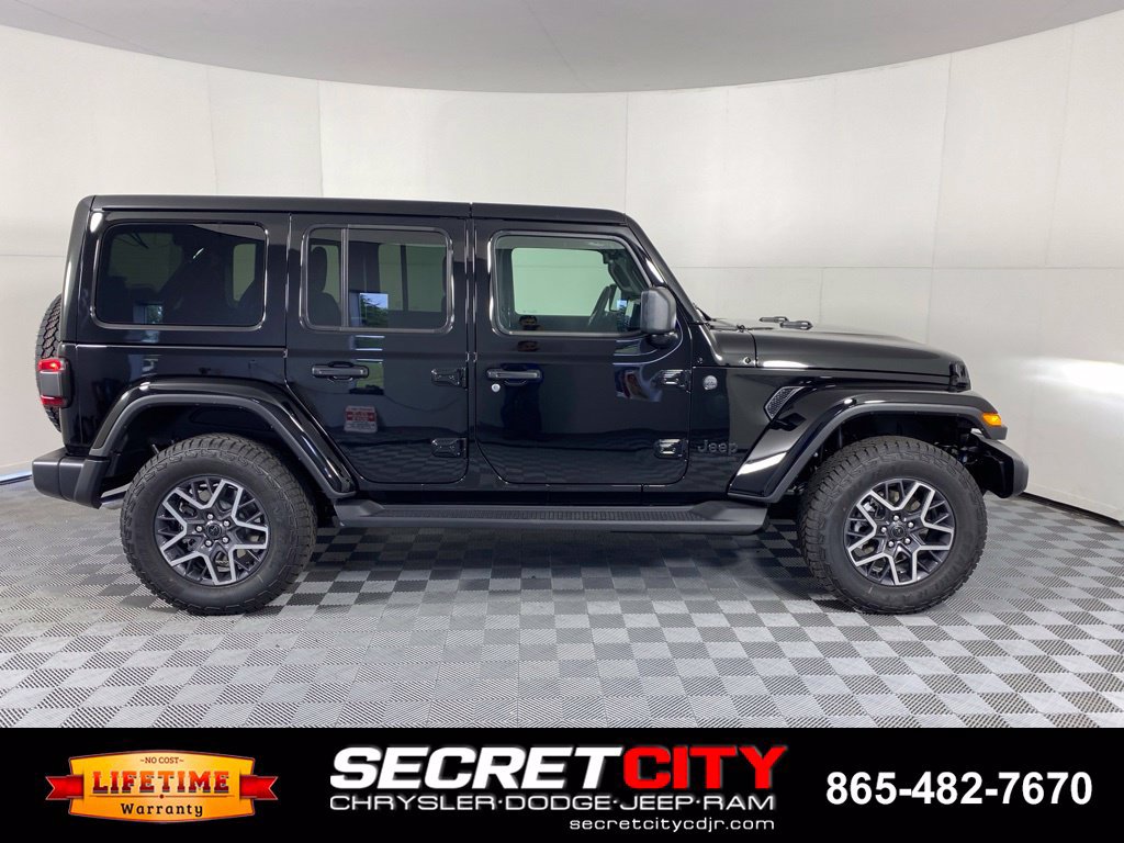 New 2026 Jeep Wrangler Unlimited Sahara AWD/4WD image 9