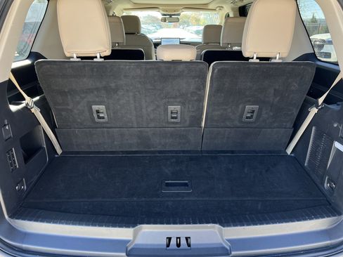 Used 2024 Ford Expedition Limited image 34