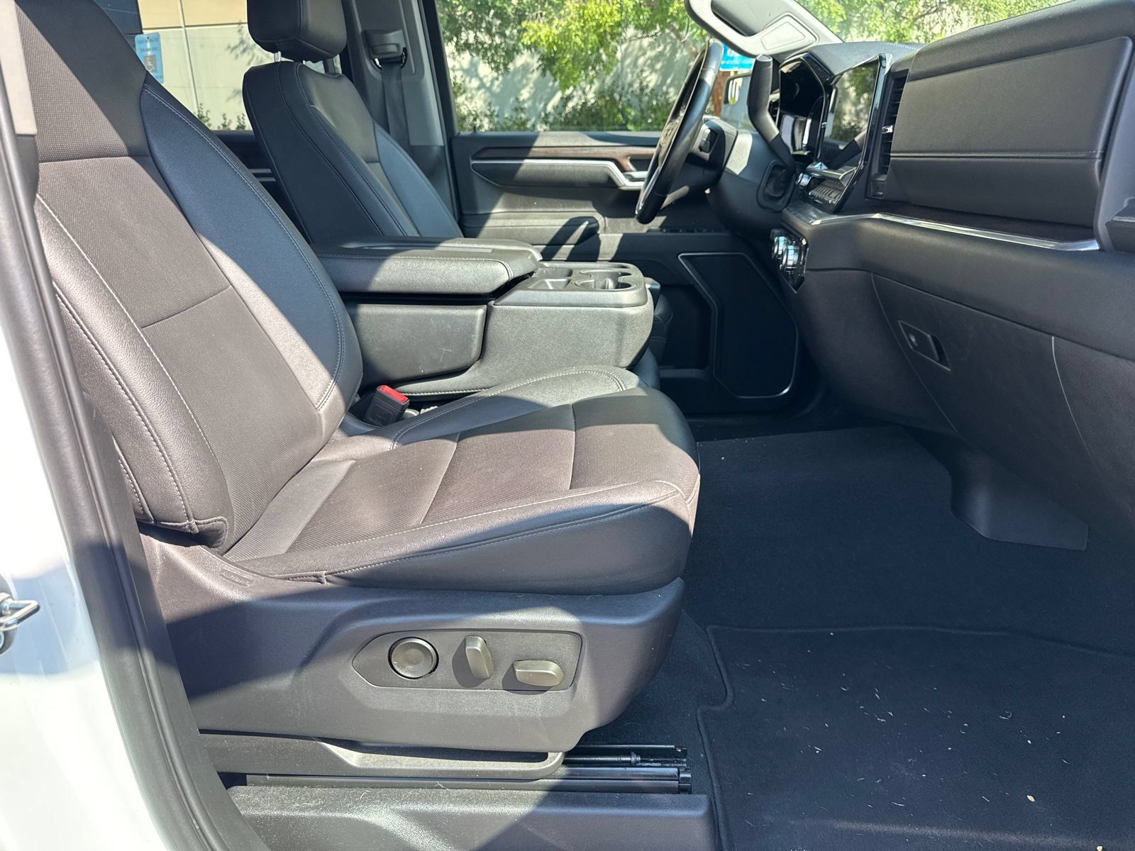 Used 2025 GMC Sierra 1500 SLT RWD image 13