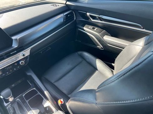 Used 2023 Kia Telluride LX image 11