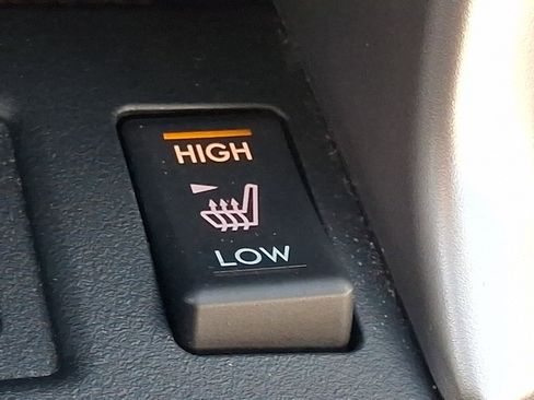 Used 2017 Subaru Forester 2.5i Premium w/ All-Weather Package image 24