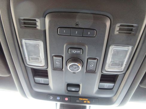 Used 2021 GMC Yukon XL AT4 w/ Technology Package AWD/4WD image 36