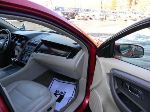 Used 2012 Ford Taurus SEL image 20