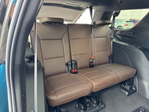 Used 2022 Chevrolet Tahoe High Country w/ LPO, Illumination Package AWD/4WD image 29