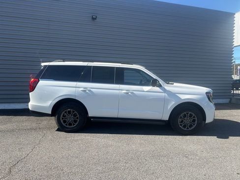 New 2025 Ford Expedition Active RWD image 2