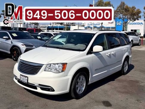 Used 2012 Chrysler Town & Country Touring w/ Entertainment Group #1 FWD image 1