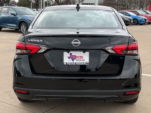 Used 2025 Nissan Versa SV image 6