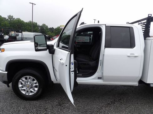 Used 2022 Chevrolet Silverado 2500 LT w/ Convenience Package AWD/4WD image 13