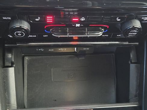 Used 2023 Jeep Grand Cherokee L Laredo image 42