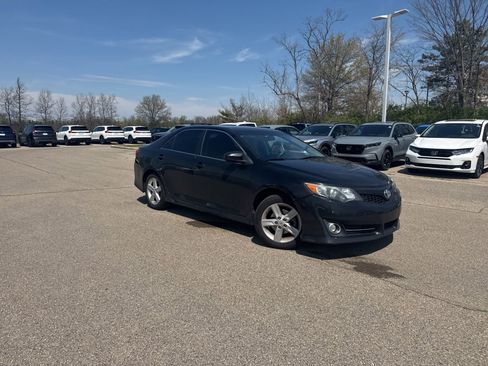 Used 2014 Toyota Camry SE image 18