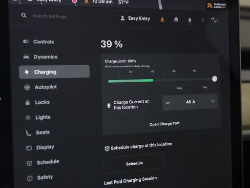 Used 2021 Tesla Model Y Long Range image 32