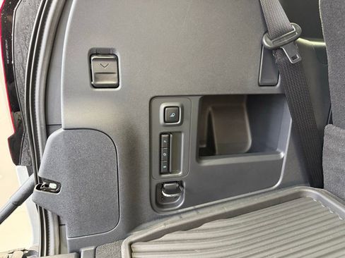 New 2025 Ford Expedition Active image 74