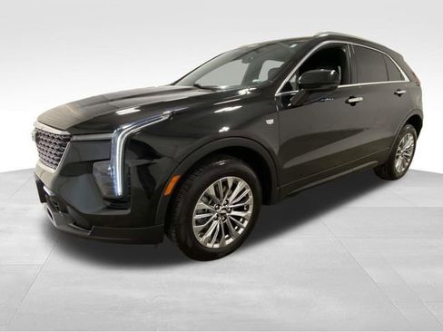 Used 2024 Cadillac XT4 Premium Luxury image 6