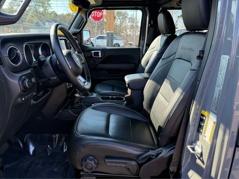 Used 2023 Jeep Wrangler Sahara w/ Cold Weather Group image 16