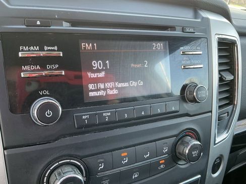 Used 2018 Nissan Titan SV image 26