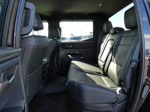 Used 2025 Toyota Tundra Limited AWD/4WD image 19
