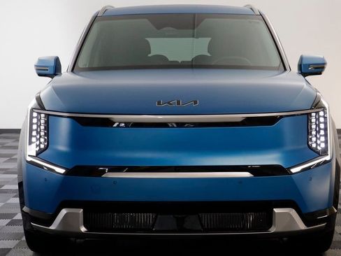 Used 2024 Kia EV9 Land image 26