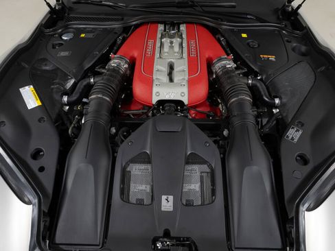 Used 2022 Ferrari 812 GTS image 23