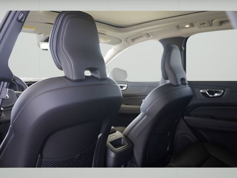 New 2025 Volvo XC60 B5 Core w/ Climate Package image 23