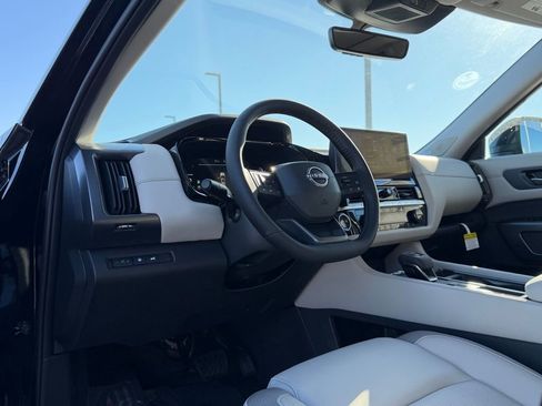 New 2026 Nissan Pathfinder SL image 10