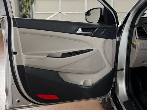 Used 2018 Hyundai Tucson SE image 14
