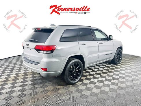 Used 2019 Jeep Grand Cherokee Altitude image 7