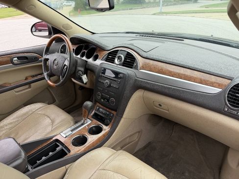 Used 2011 Buick Enclave CXL FWD image 7