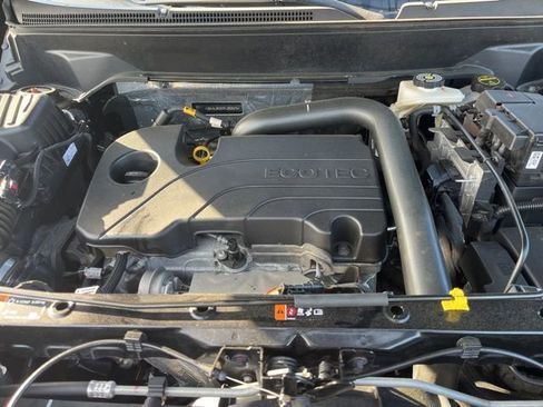 Used 2024 GMC Terrain SLE FWD image 33