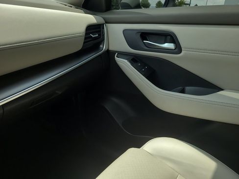 Certified 2023 Nissan Rogue SV w/ SV Premium B Package FWD image 23