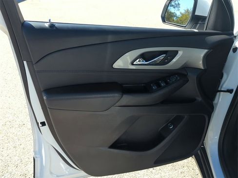 Certified 2022 Chevrolet Traverse LT image 21