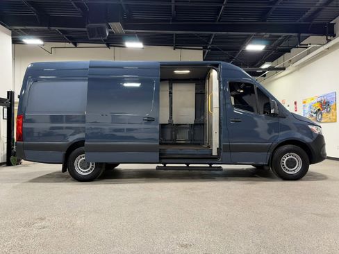 Used 2019 Mercedes-Benz Sprinter 170 image 21