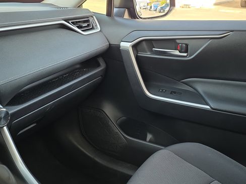 Used 2019 Toyota RAV4 XLE w/ Convenience Package image 22