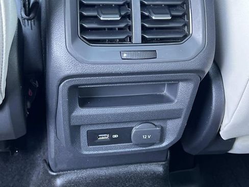 Used 2020 Volkswagen Tiguan SE w/ Panoramic Sunroof Package FWD image 14