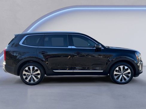 Used 2022 Kia Telluride EX w/ EX Premium Package image 2