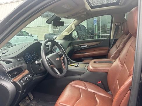 Used 2020 Cadillac Escalade Premium Luxury image 10