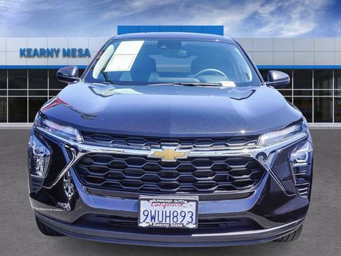 Used 2026 Chevrolet Trax LS FWD image 2