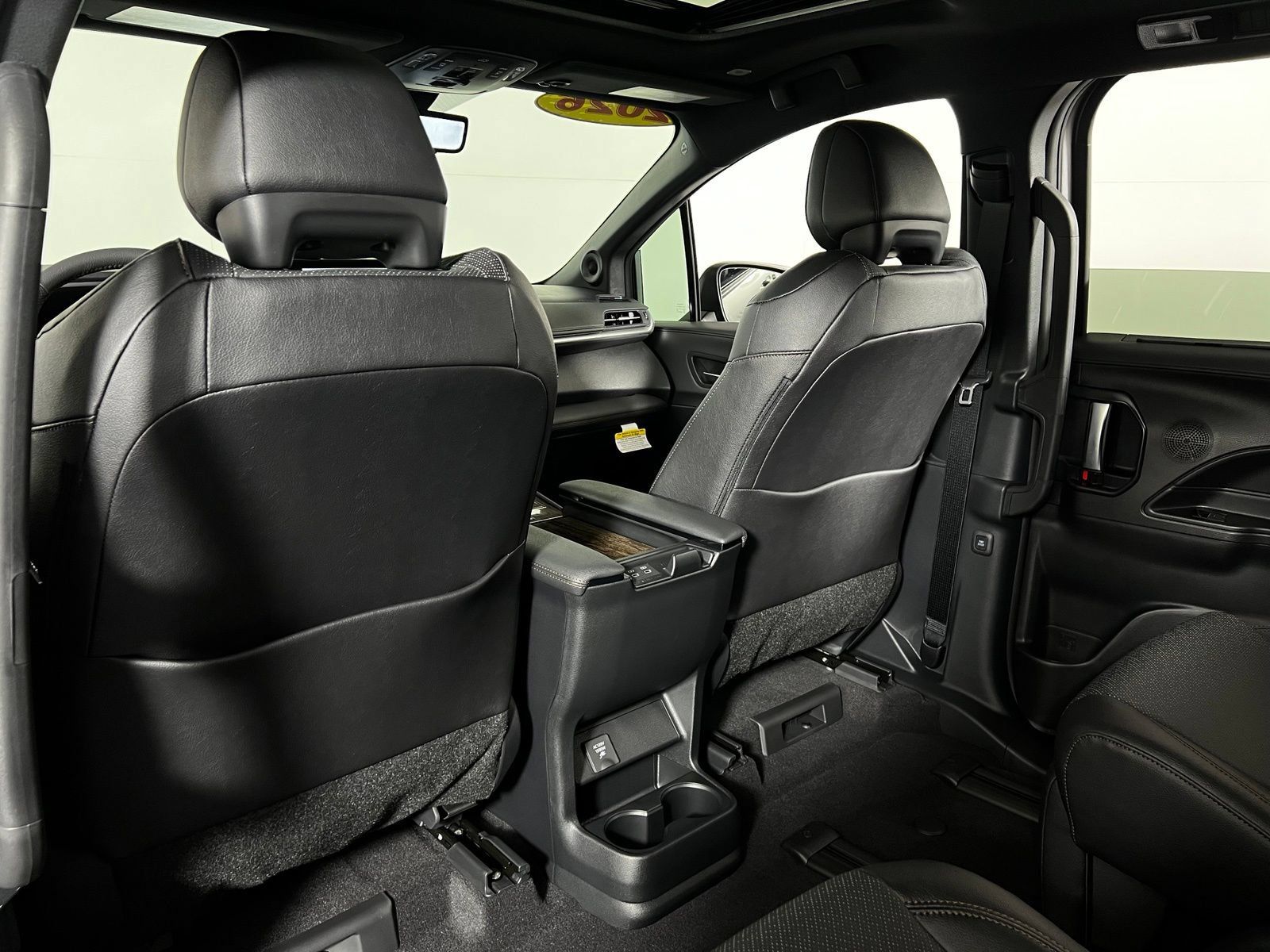 Used 2026 Toyota Sienna Limited FWD image 23
