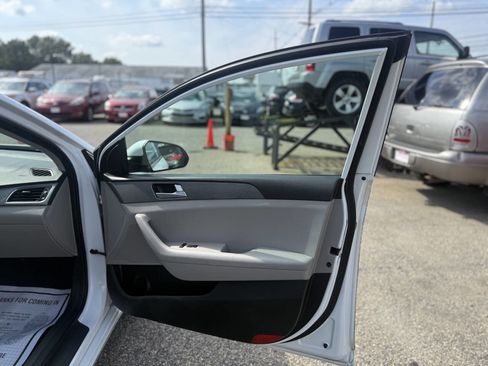 Used 2016 Hyundai Sonata SE image 15
