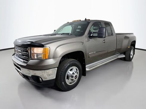 Used 2013 GMC Sierra 3500 SLT AWD/4WD image 3