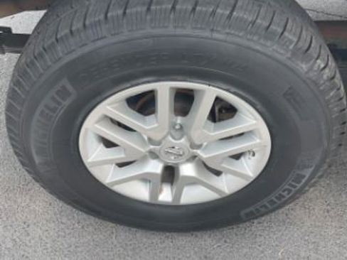 Used 2019 Nissan Frontier SL image 24