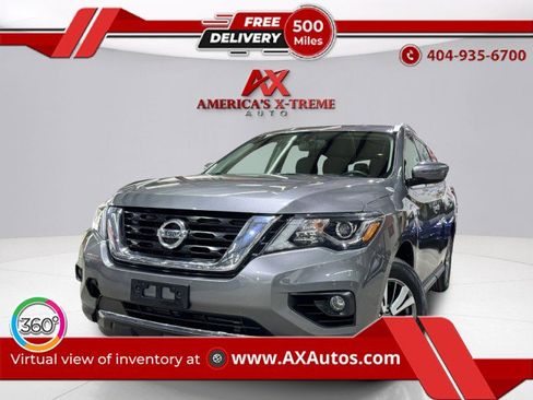 Used 2019 Nissan Pathfinder SV image 1