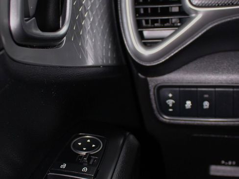 Used 2023 Kia Soul LX w/ LX Technology Package image 16