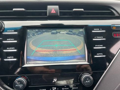 Used 2018 Toyota Camry L image 24