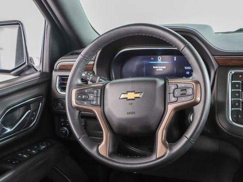 Used 2023 Chevrolet Suburban High Country image 13