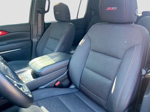 Used 2024 Chevrolet Traverse Z71 AWD/4WD image 21