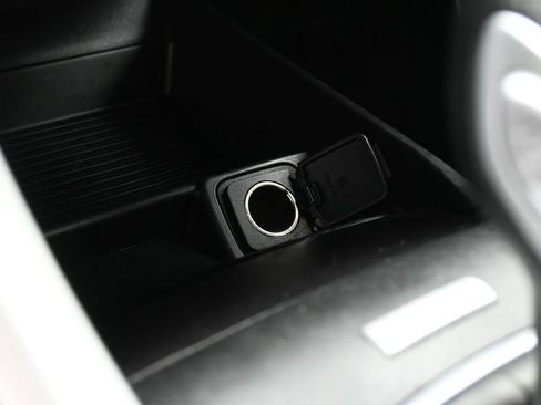 Used 2016 Ford Fusion SE FWD image 18