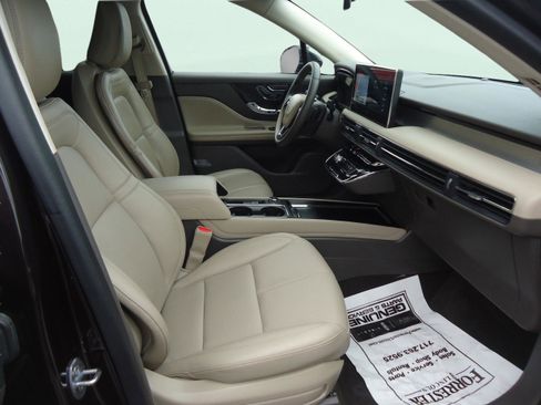 Used 2023 Lincoln Corsair AWD w/ Equipment Group 101A image 25